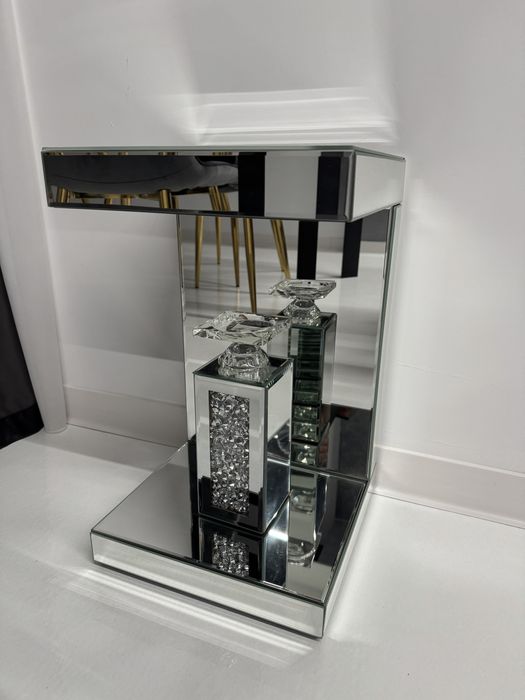 Ceas de perete cu masuta