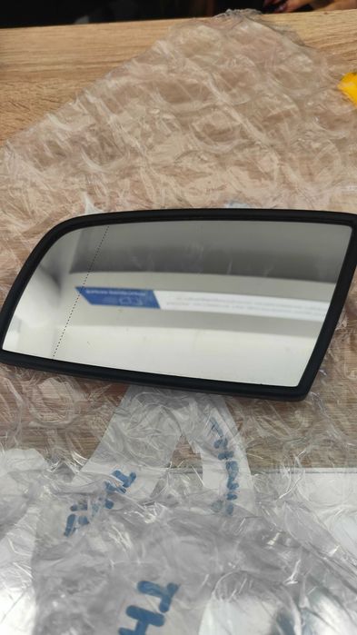 Ляво стъкло за огледало