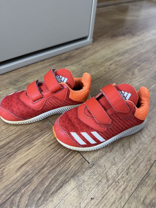 Adidasi adidas nr 25 ghete de fotbal nr 25 sandale nr 25