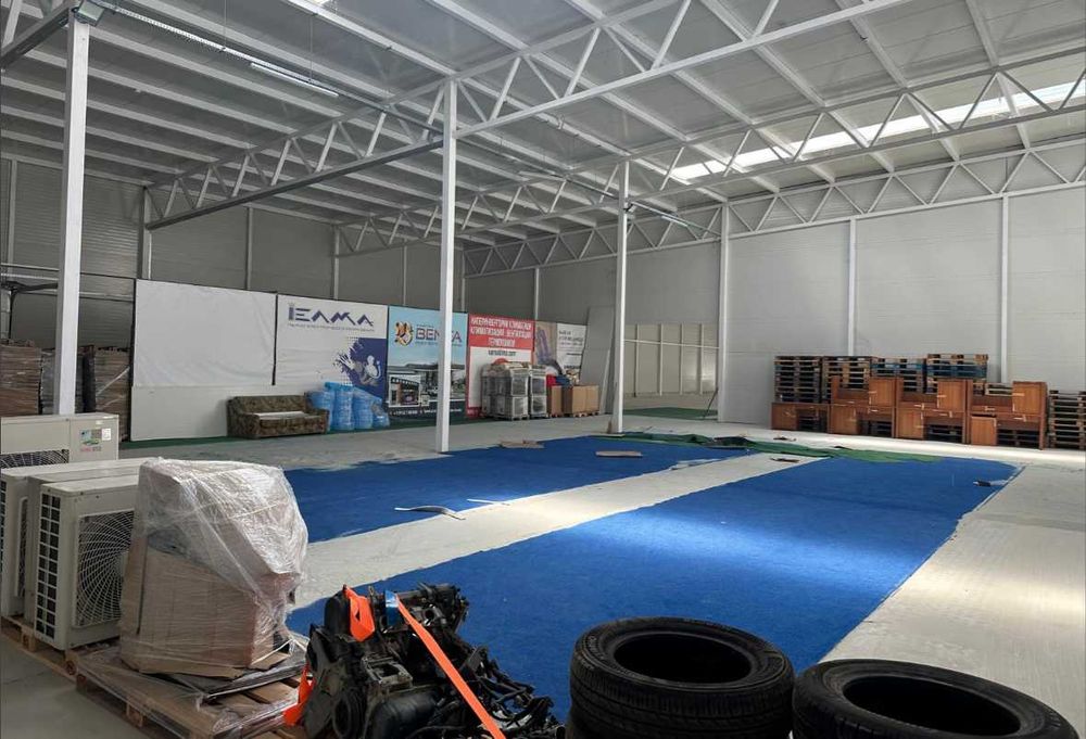 Склад (спортна зала) 1500 м2, Тополи