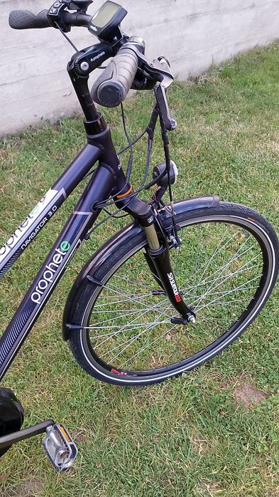Vând bicicleta electrica prophete navigator 3.0 aproape nouă are 174 de Km parcurși in stare perfecta de funcționare