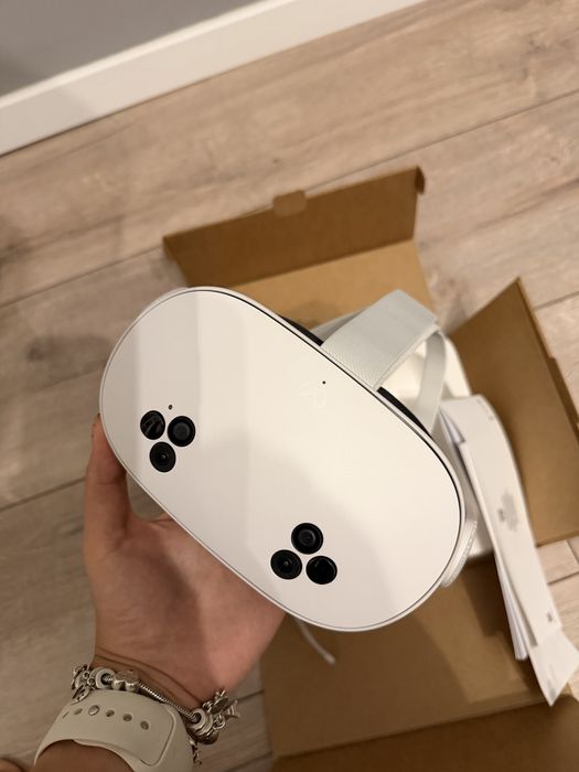 Ochelari VR Mesta Quest 3S