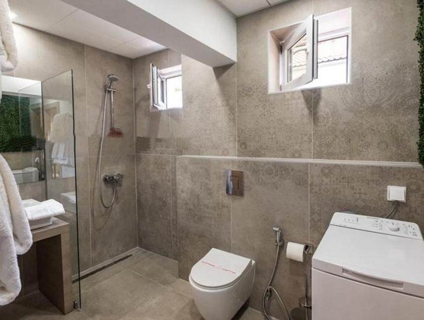 Дава се под наем Двустаен апартамент в Варна, Център - 75 кв.м за 1000 € - Снимка #3