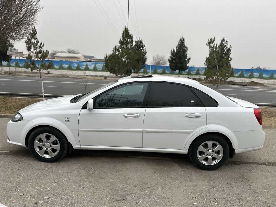 Срочно! Идеал 2023 автомат жентра сотилади!