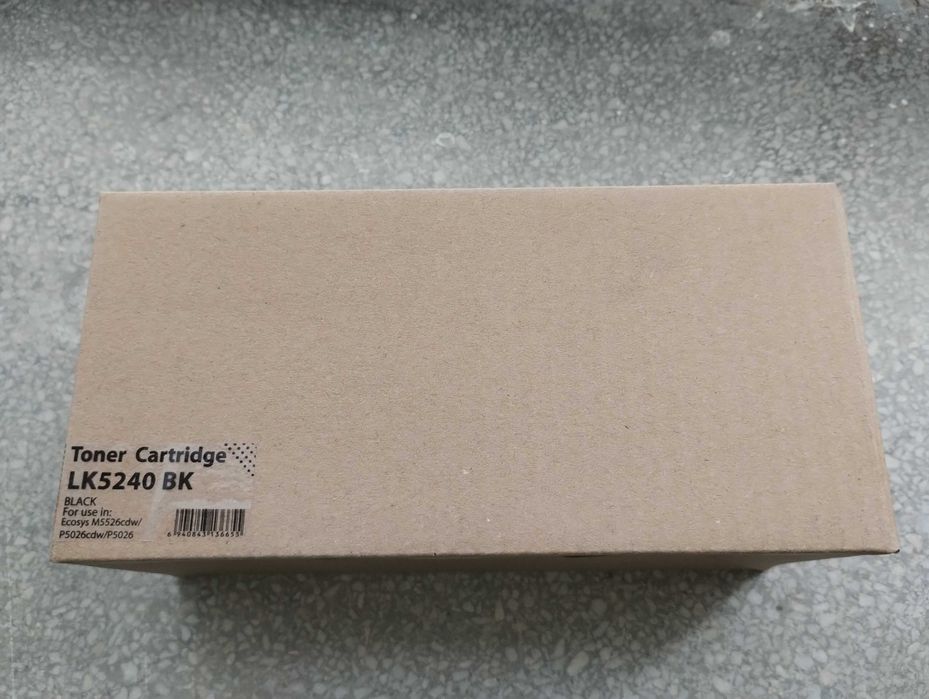 Тонер и касети за принтер. Нови, в оригиналните си кутии