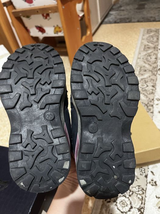 Продам детскую обувь