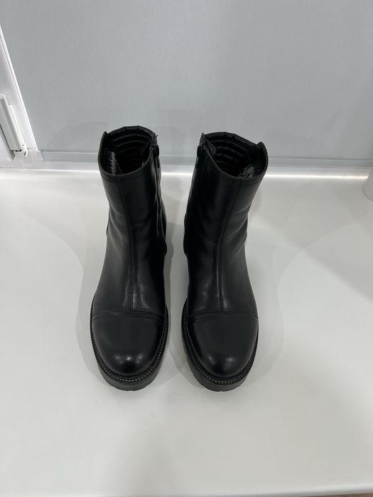 Продам женские сапоги Vagabond