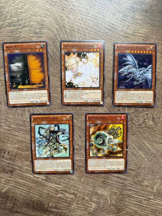 Yu-Gi-Oh! Карти Blue-Eyes White Dragon Deck – колекционерски комплект