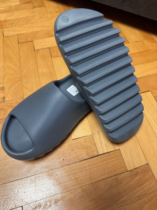 Adidas yeezy slides 39 номер