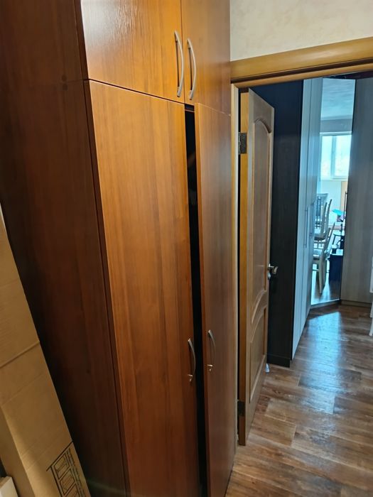 Продам шкаф вместительный