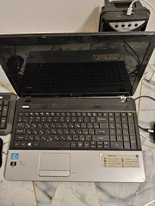 Ноутбук на запчасти Packard bell
