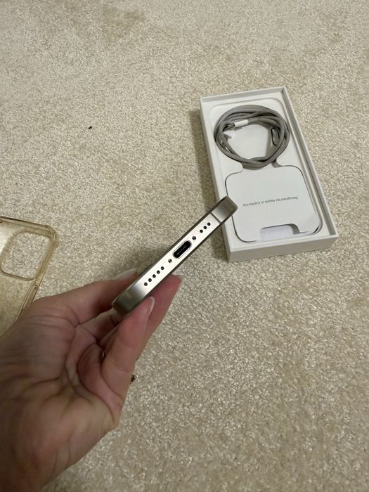 Iphone 15 pro natural titanium