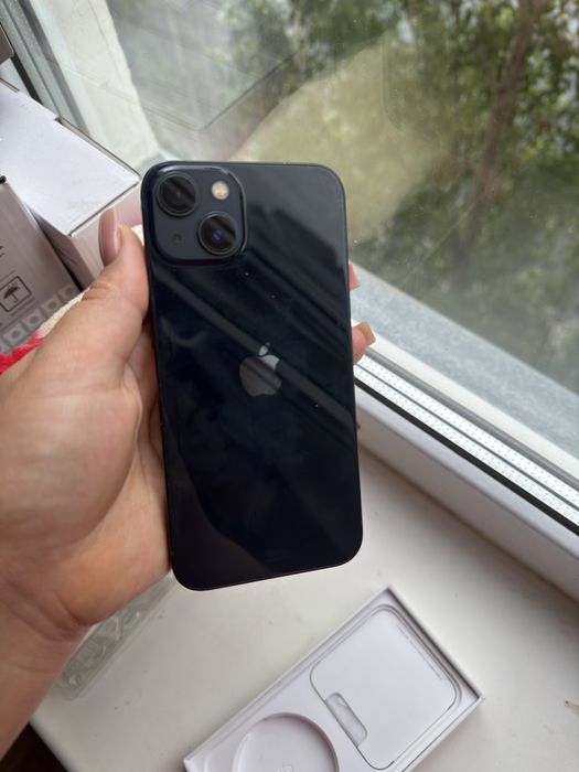 Продам Iphone 13.