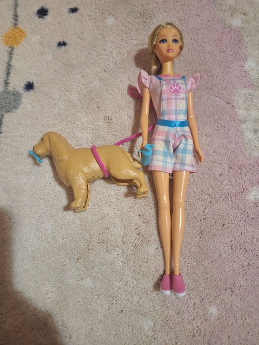 Кукла тип барби, с куче