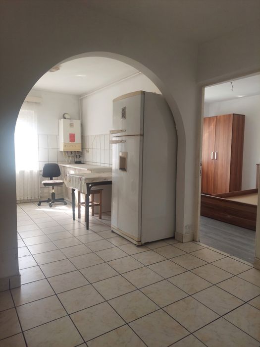 Apartament et.1,comf.1,deco. 53 mp hol mare open space cu bucataria