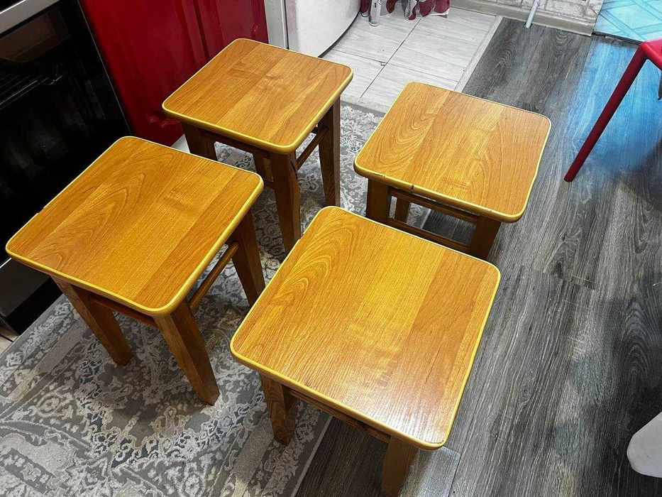 продам  табуретки на кухню 4 шт