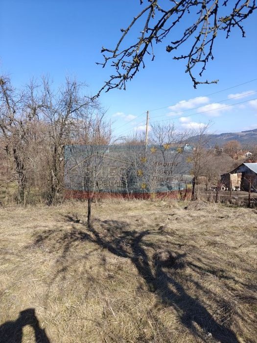 Парцел - 526 м2 в с. Николаево