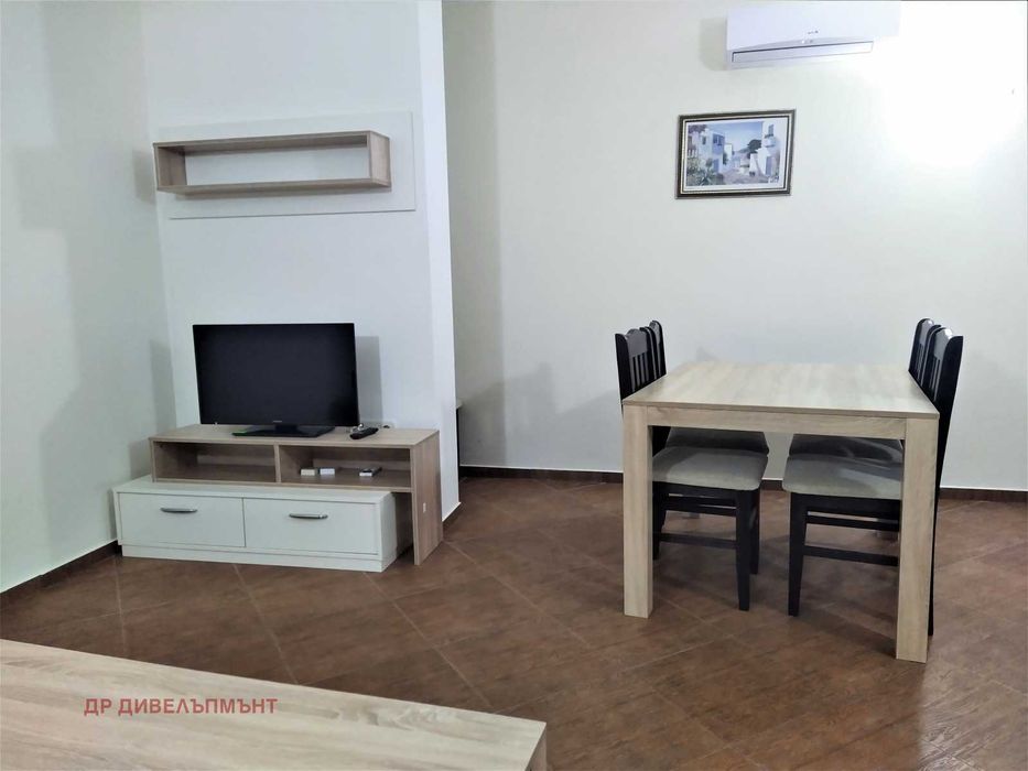 ТОП ЛОКАЦИЯ / Първа линия!Голям двустаен с възможност до 6 човека,А04