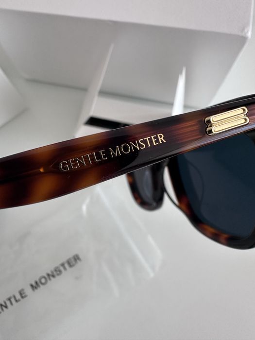 Очки солнцезащитные