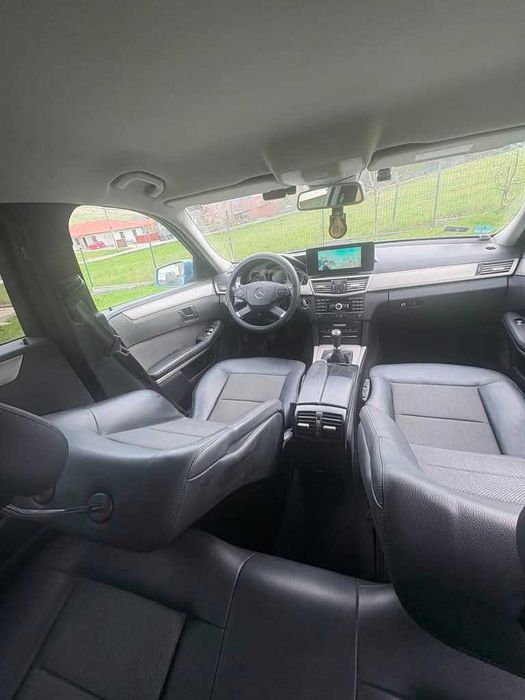 vând Mercedes E class, benzină