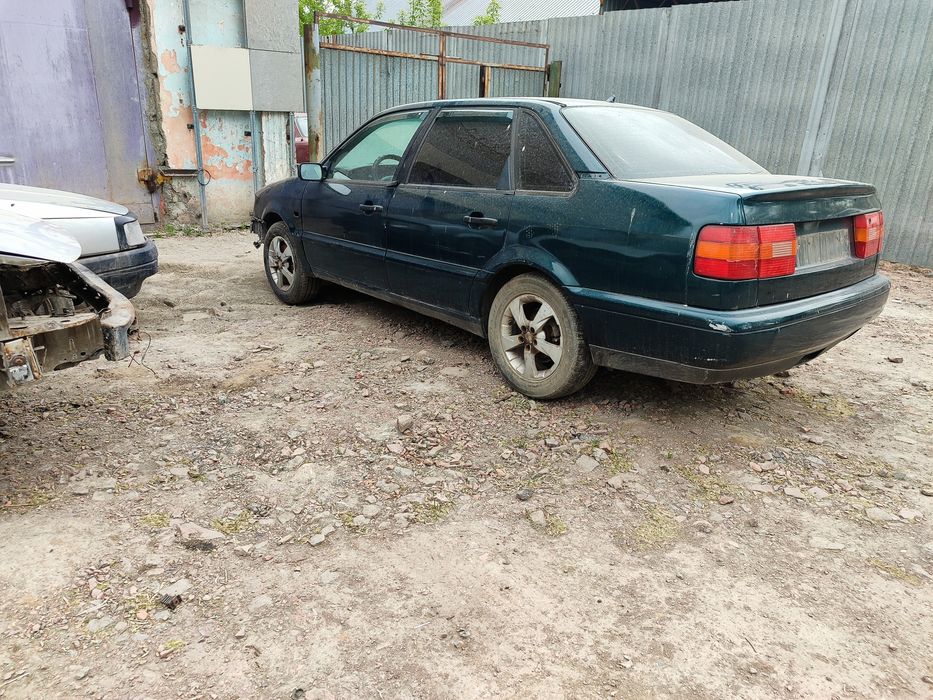 Дверь на пассат Б4 седан