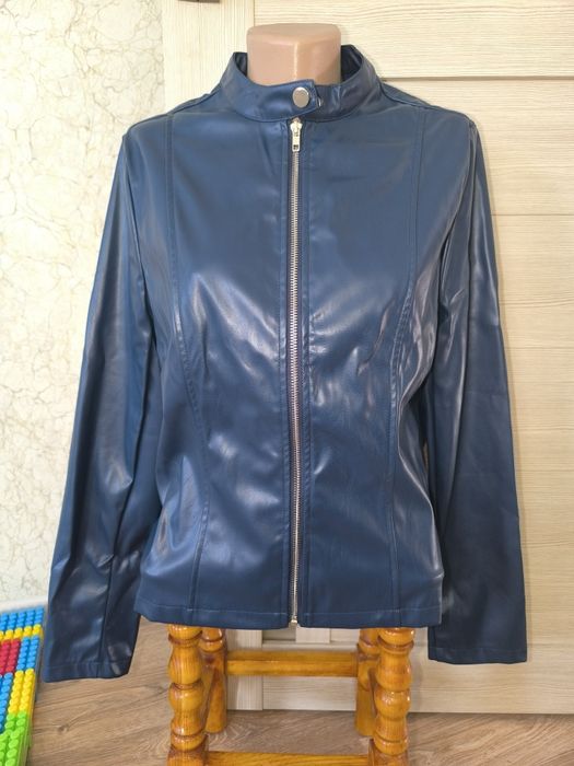 Новая женская куртка