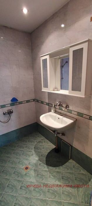 Двустаен апартамент в Оборище