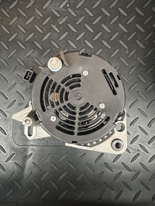 Генератор новый Пассат Б3/Б4, Гольф 3, Венто