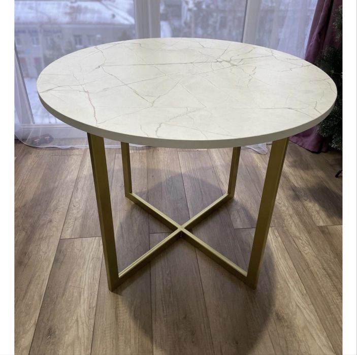 Продам стол и стулья