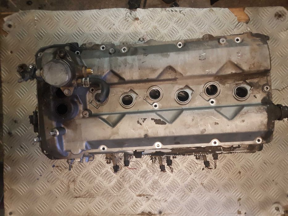 Лява глава за Audi A8 D4 6.3FSI W12