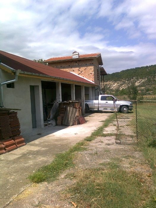 Продава се Къща в с. Сваленик, Област Русе - 300 кв.м за 134 €/кв.м - Снимка #1