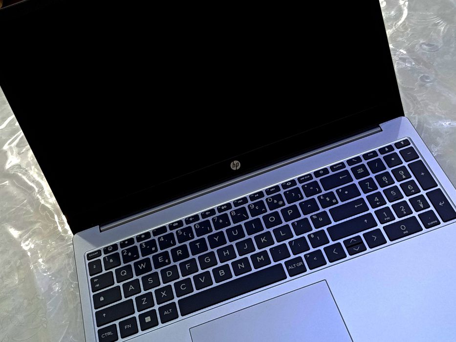 Hp noutbuk,  255G10, yangi ishlatilmagan,  sovg‘a qilingan.