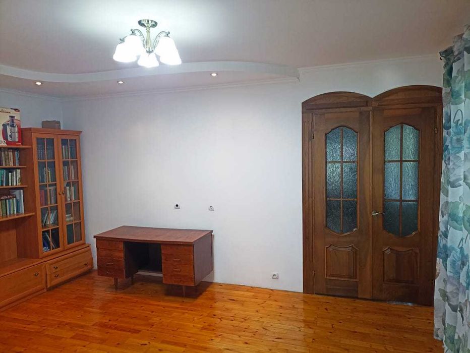 Продам Два дома, усадьбу 28,8 соток, делимый, сауна, навес, хозпостр.