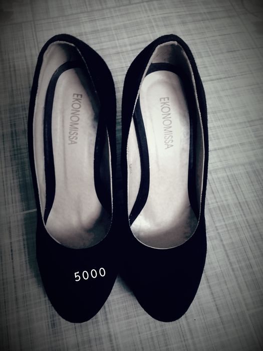 Обуви на каблуках