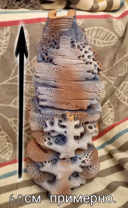 Грот и каралы для аквариума.