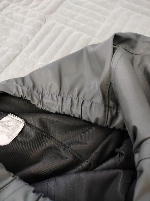 Брюки с накладными карманами