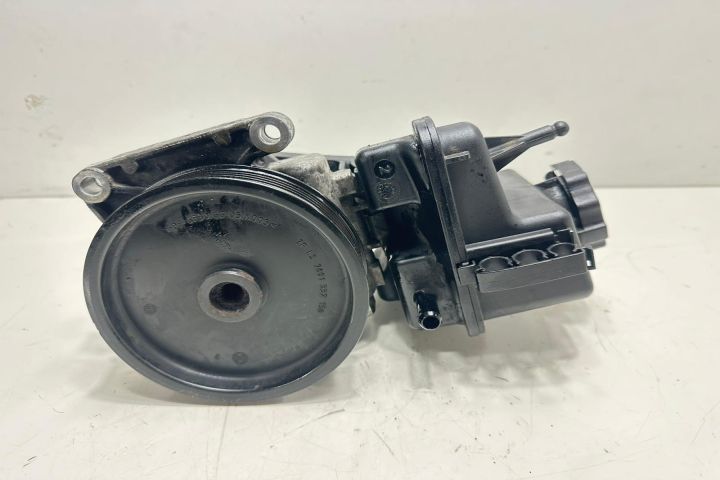 Pompa servodirectie 2.2 CDI 7693900525 Mercedes-Benz Sprinter a 2-a g