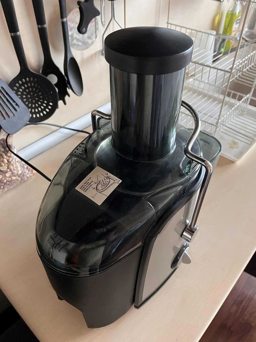 Продавам сокоизстисквачка Rohnson R-435 (800W)