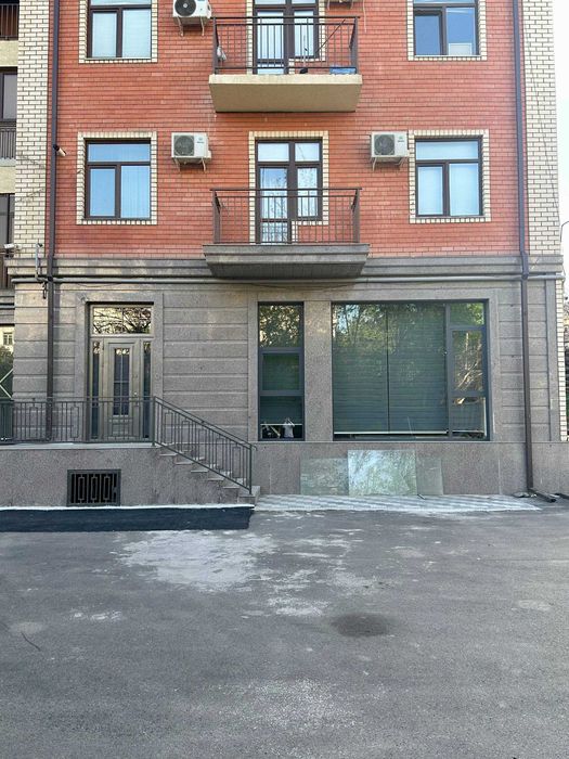 Сдаётся коммерческое помещение 120 м² (метро Тинчлик). Своя /офис/