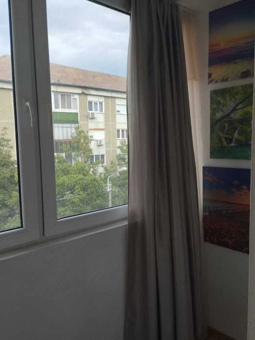 Garsoniera semidecomandata