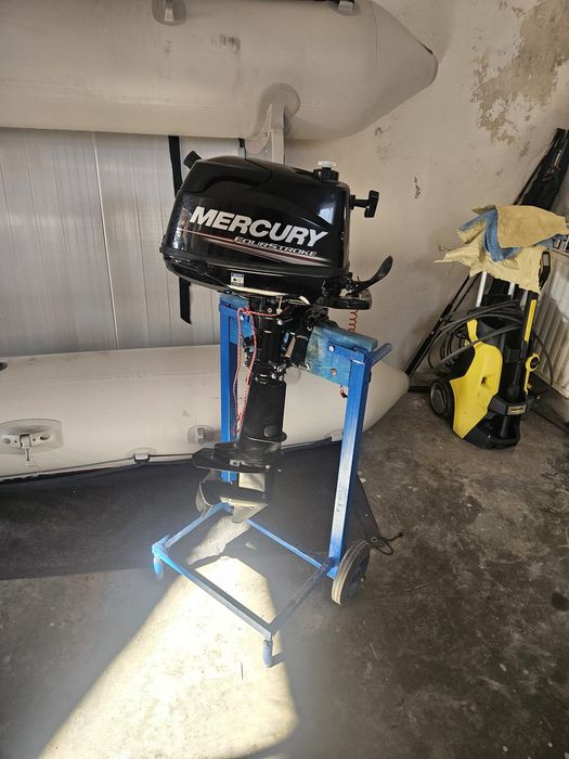 Vand barca pneumatica cu motor  mercury 6cp
