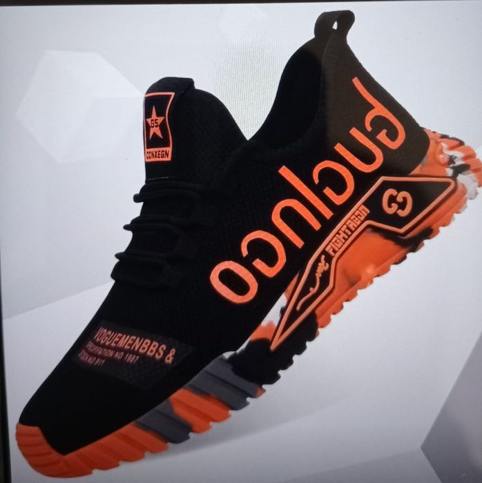 Продам кроссовки изики