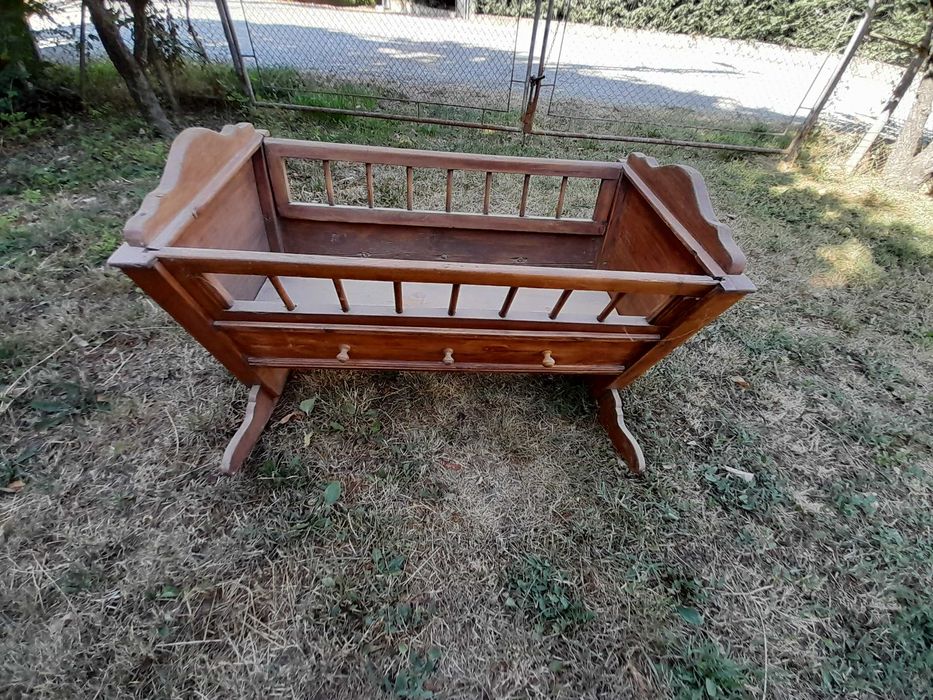 De vânzare leagăn vechi!