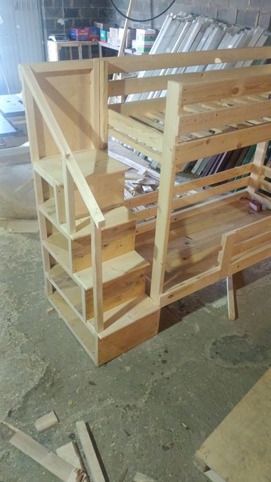 Кровать двухъярусная