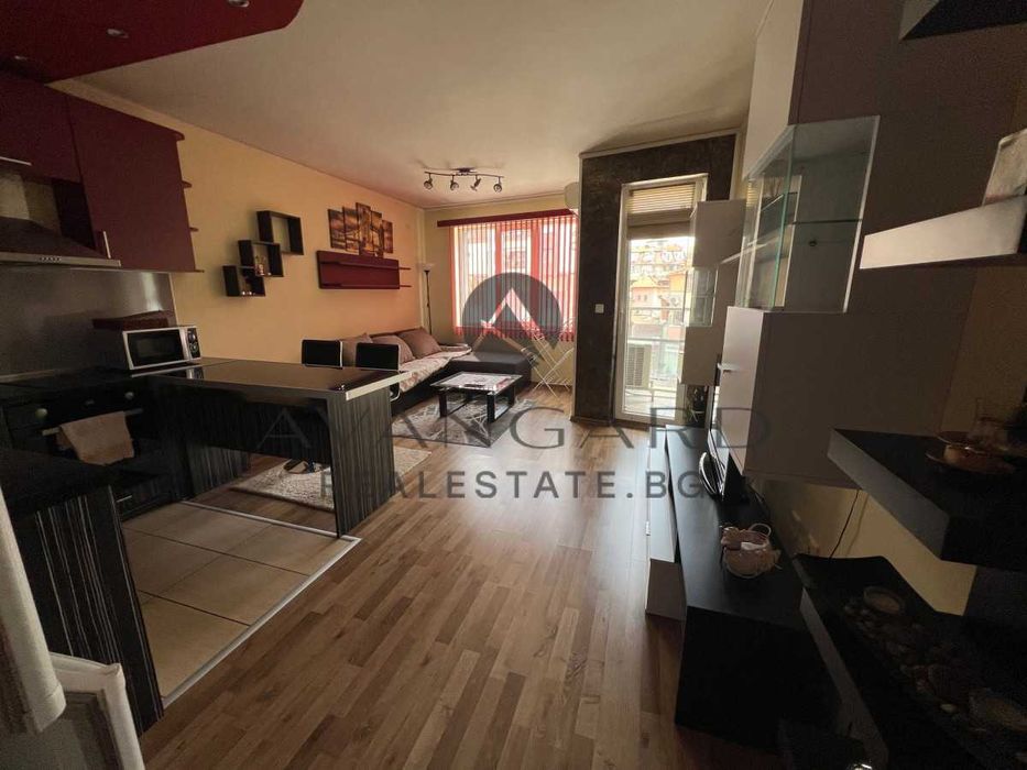 Продава се Двустаен апартамент в Пловдив, Кършияка - 68 кв.м за 2250 €/кв.м - Снимка #2