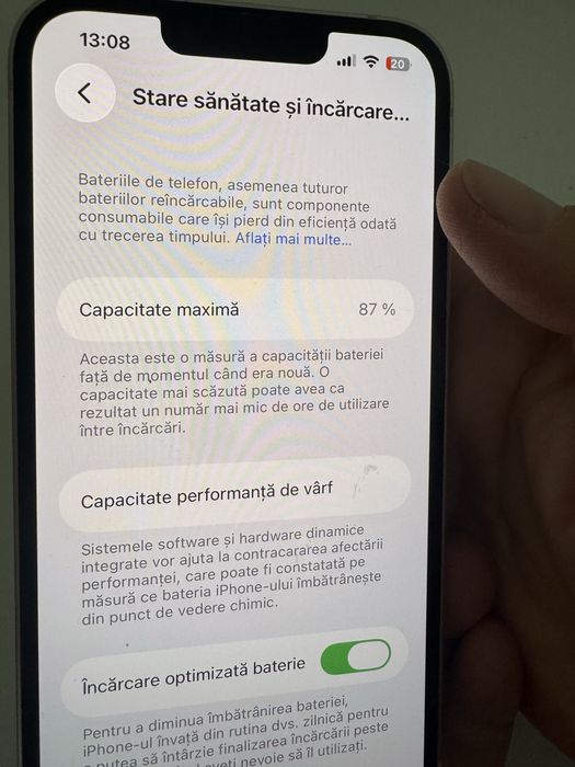 Vând iphone 13 simplu