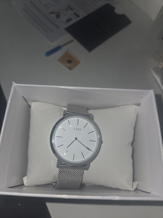 Часы Vais с кольцом