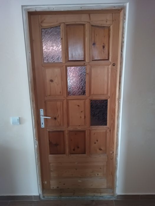 Uși de lemn pentru  interior