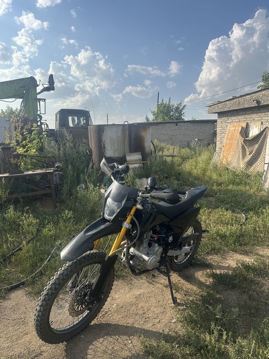 Мотоцикл эндуро 250 куб