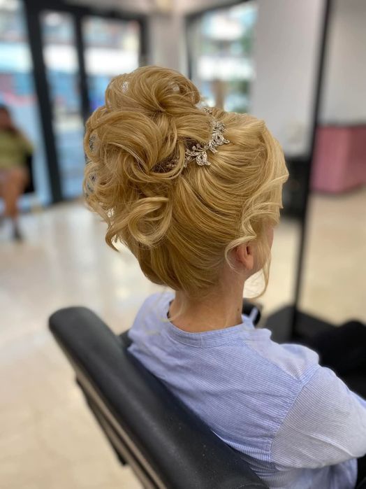 Coafuri și make-up pentru evenimente la domiciliu | Prețuri accesibile